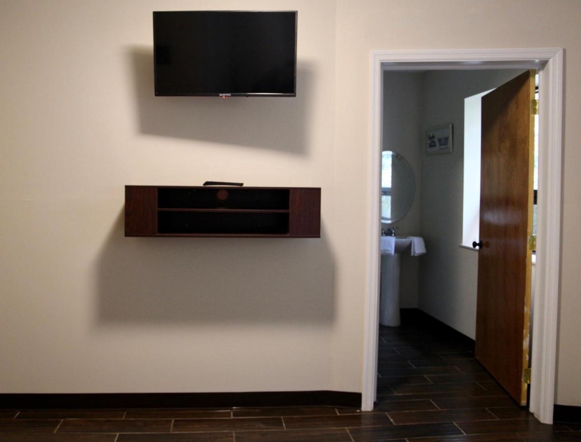 Pine Mountain Inn Pineville Экстерьер фото